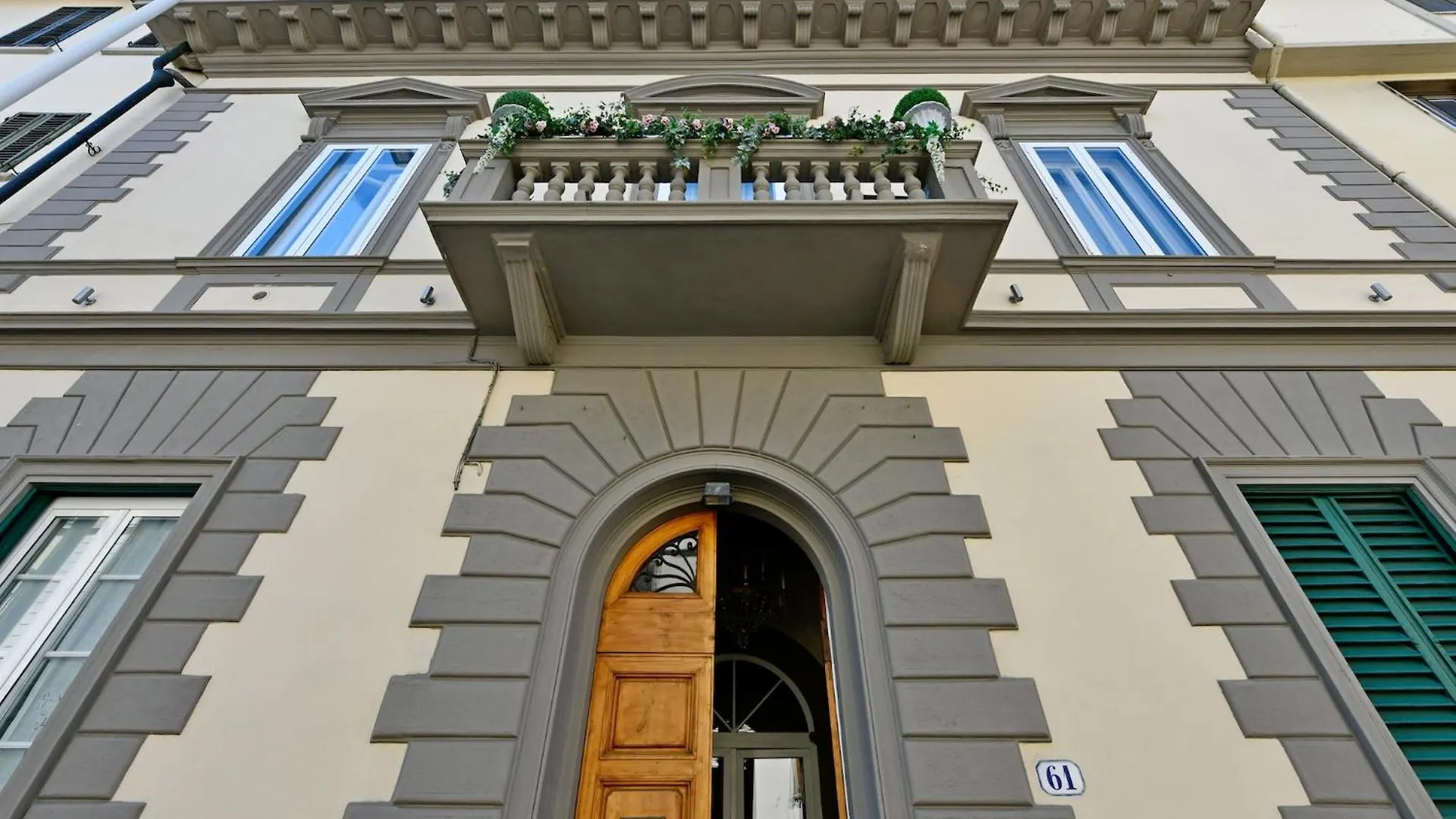 Boutique Apartments - Magnolia contacts